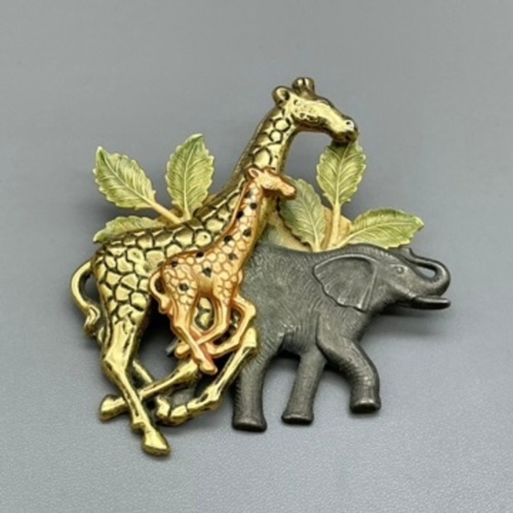Safari Animal Brooch Pin Women Gold Silver Tone Giraffe Elephant Jungle Leaves